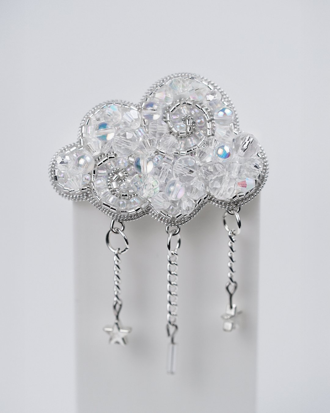 Silver Cloud Beaded Brooch - Image 10