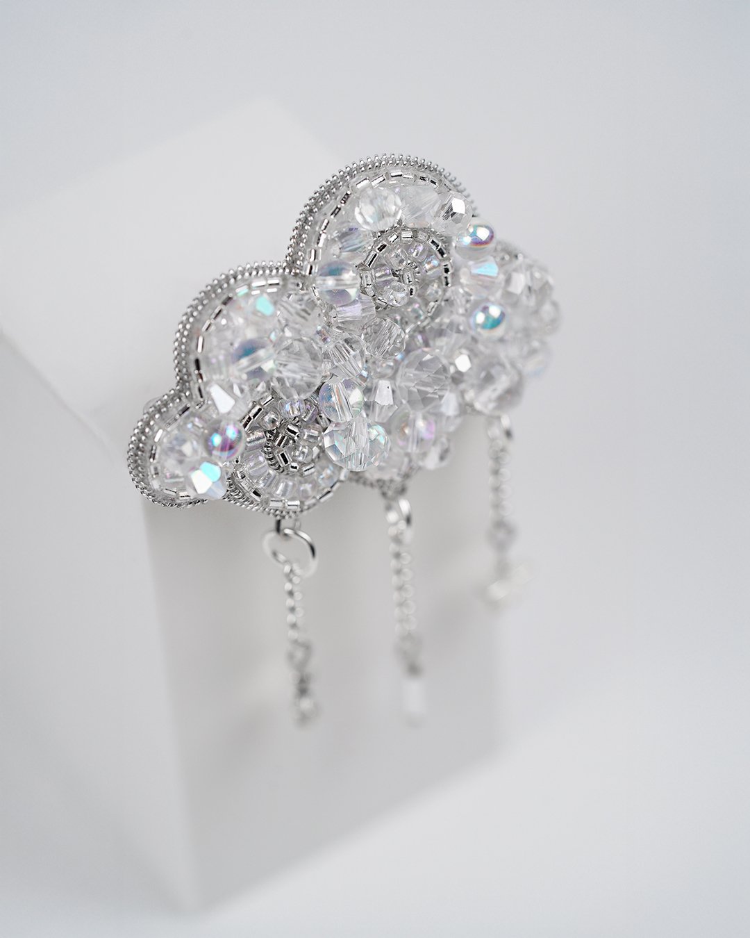 Silver Cloud Beaded Brooch - Image 8