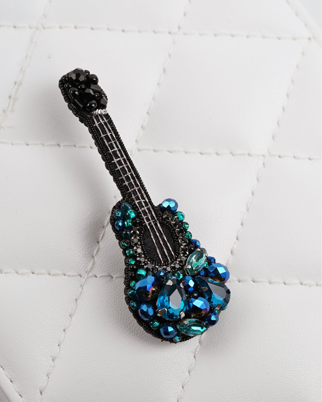 Blue Guitar Beaded Brooch - Image 13