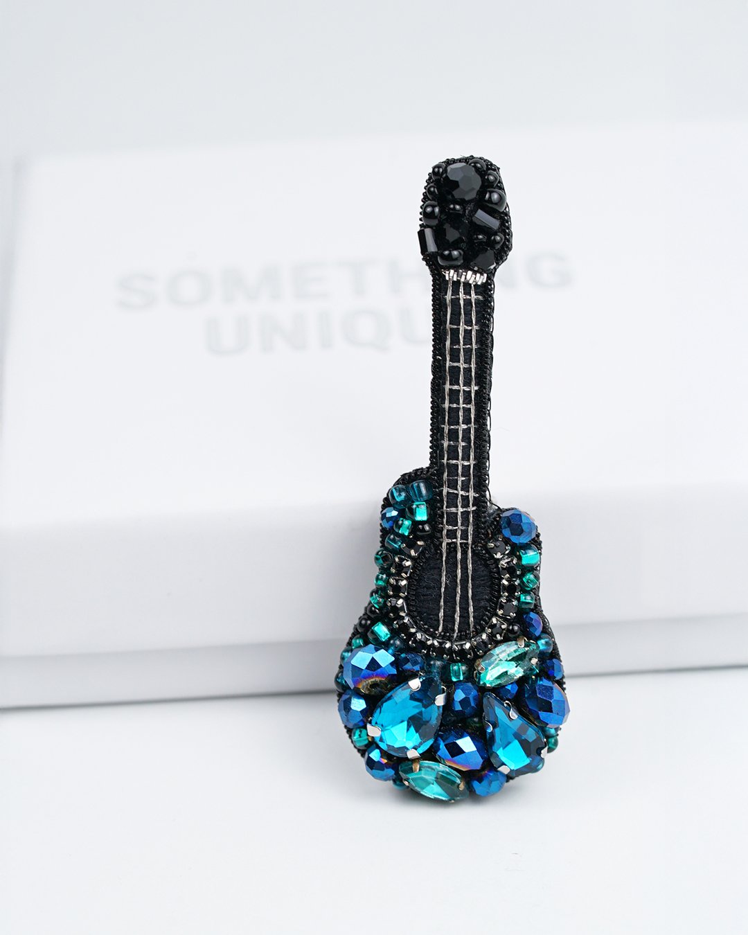 Blue Guitar Beaded Brooch - Image 6