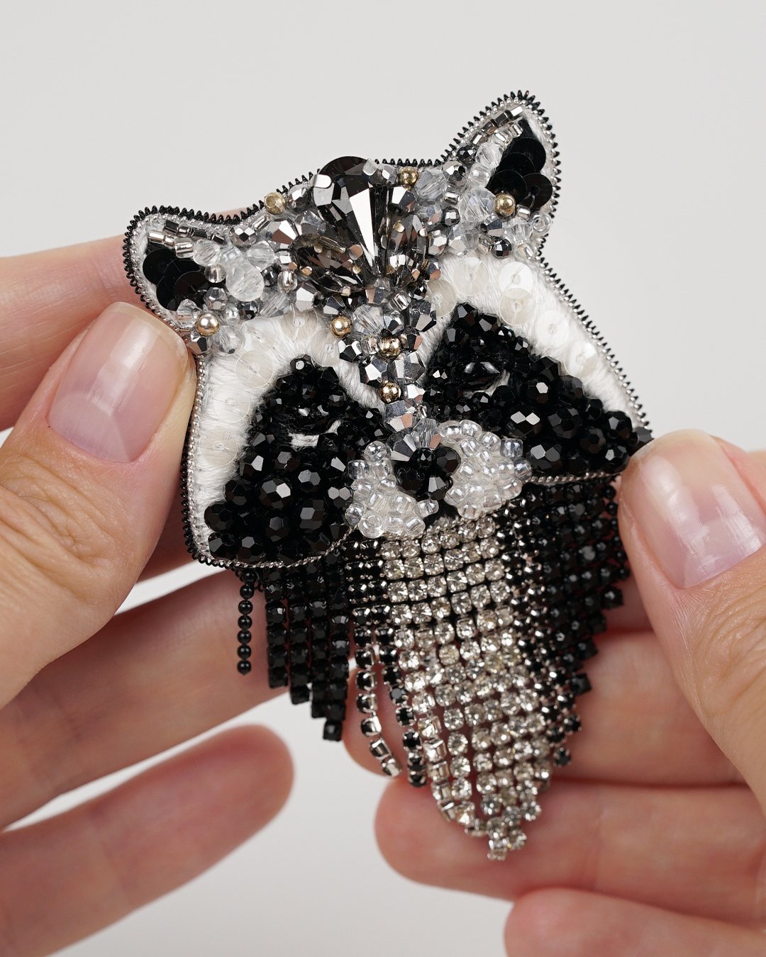 Raccoon Beaded Brooch - Image 9