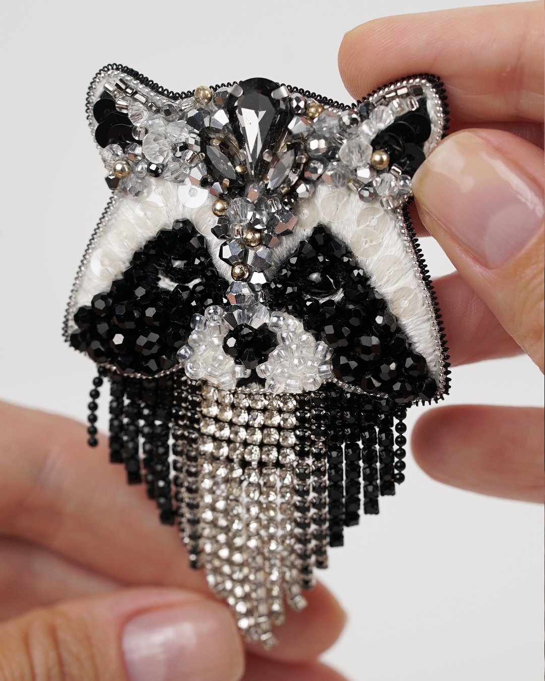 Raccoon Beaded Brooch - Image 7