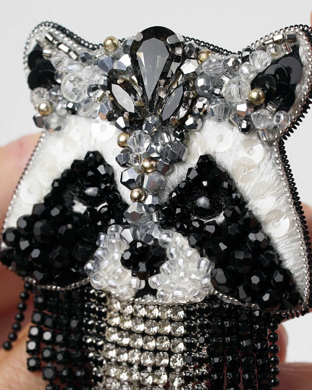 Raccoon Beaded Brooch - Image 5