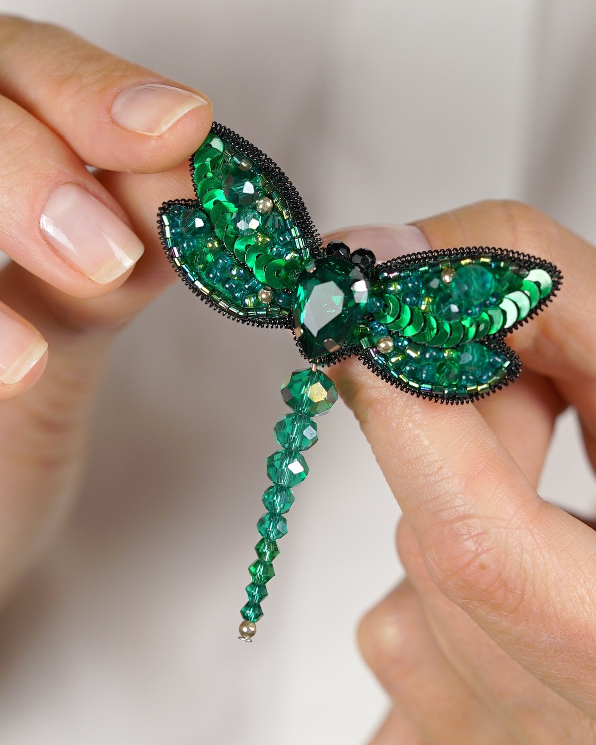 Dragonfly Brooch - Emerald - Image 11