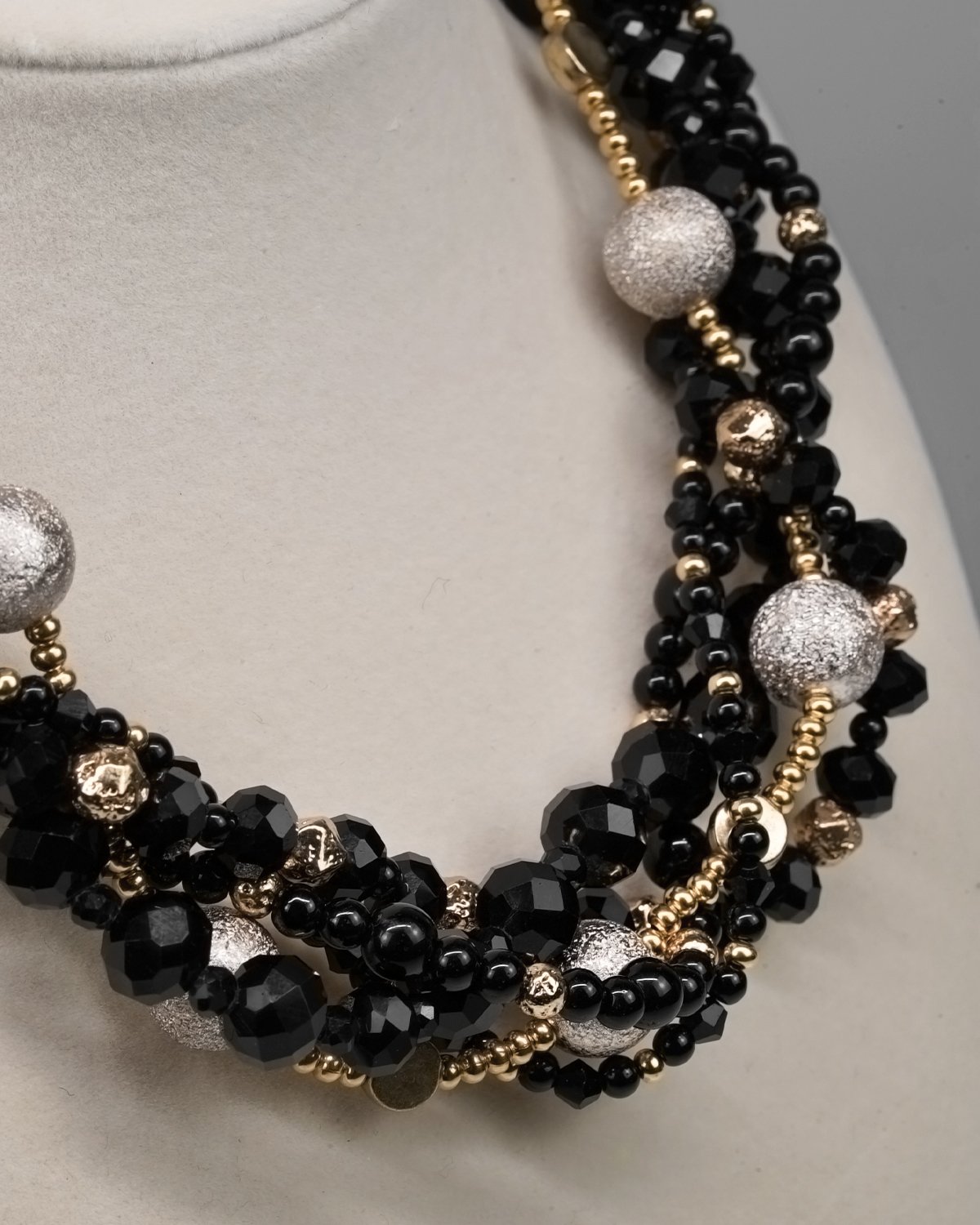 Black Caviar & Champagne Choker - Image 4