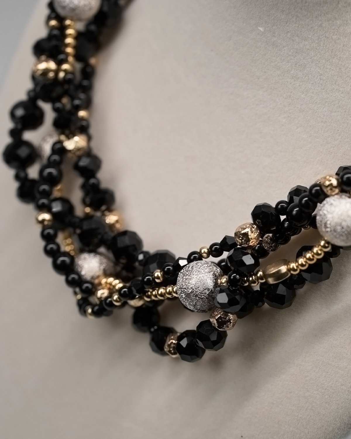 Black Caviar & Champagne Choker - Image 6