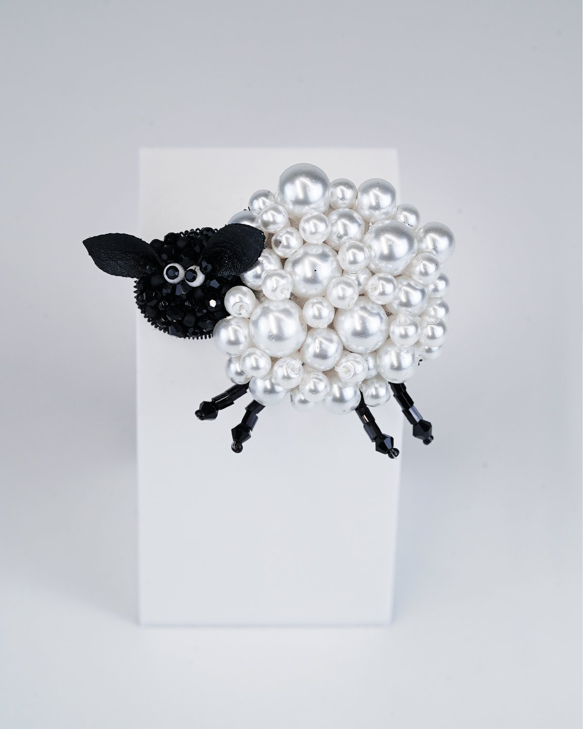Dreaming Sheep Brooch - Image 8