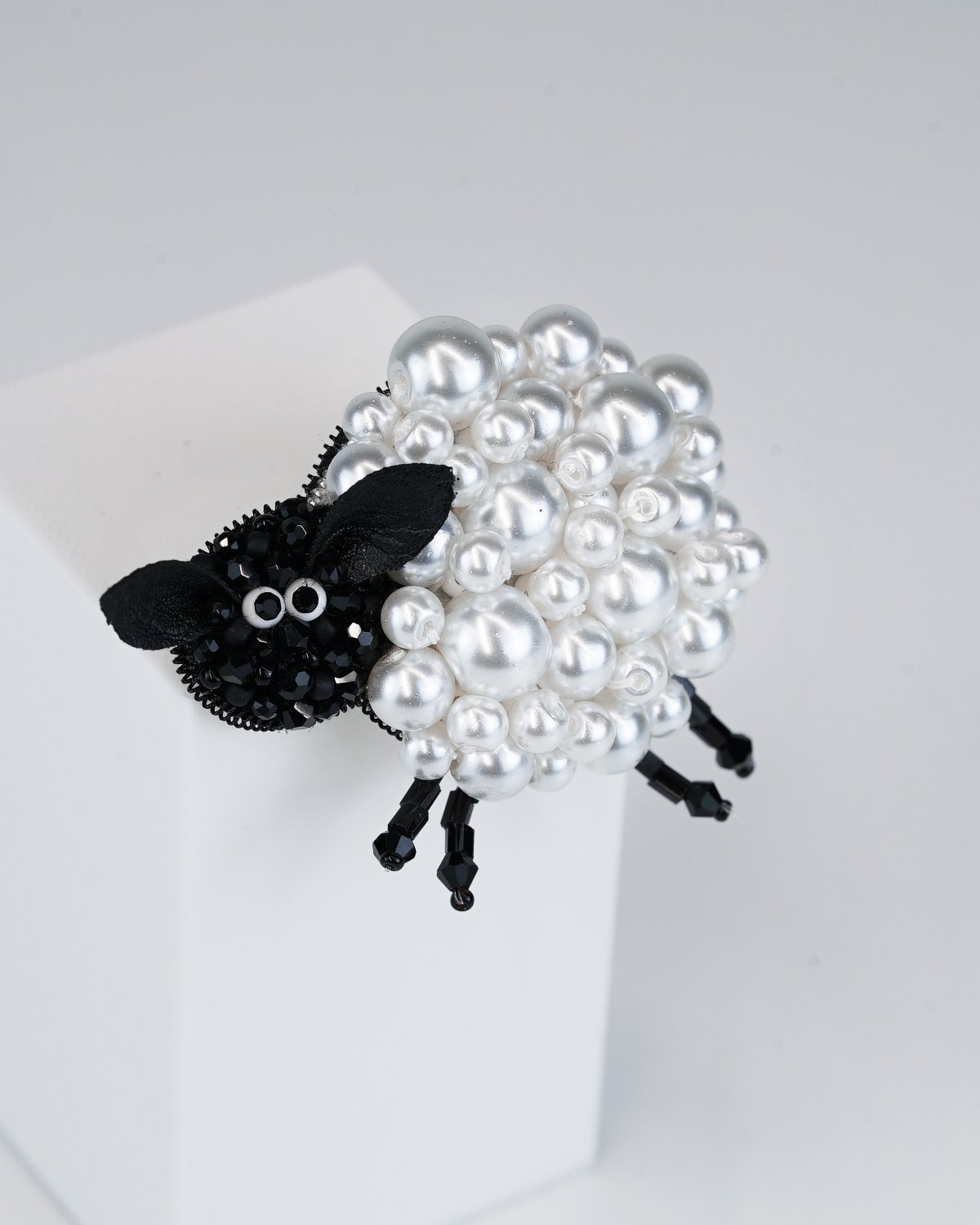 Dreaming Sheep Brooch - Image 9
