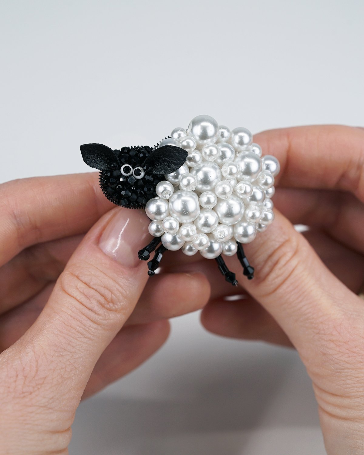 Dreaming Sheep Brooch - Image 3